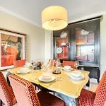3030 Elegant Beachside Penthouse With Sea Views