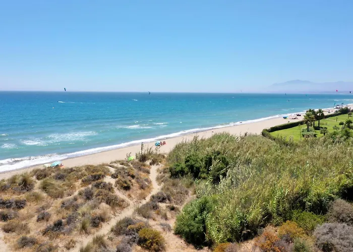 3030 Elegant Beachside Penthouse With Sea Views