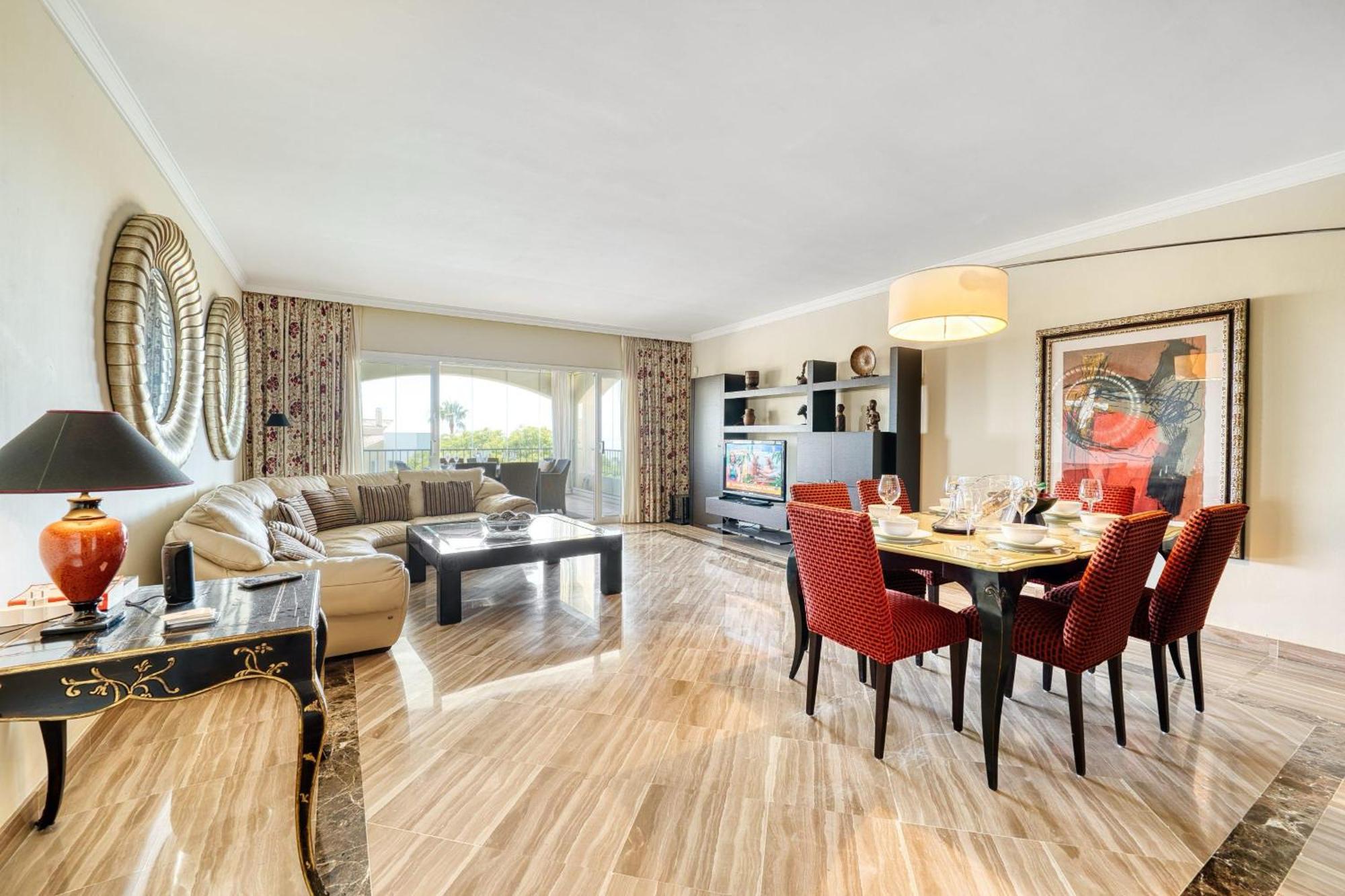 3030 Elegant Beachside Penthouse With Sea Views Appartement