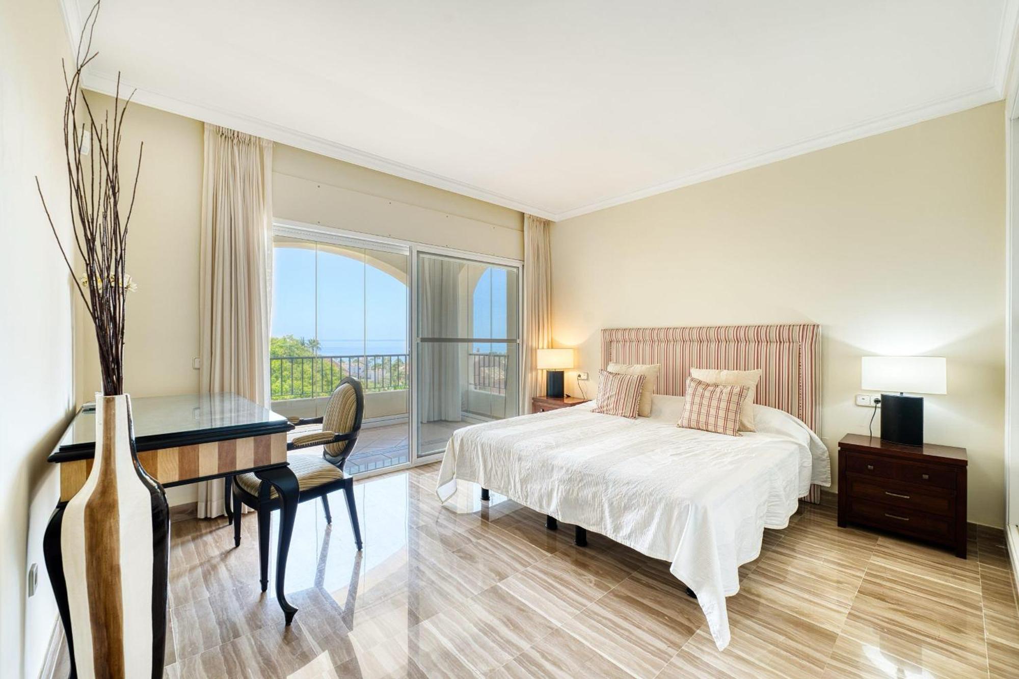 Appartement 3030 Elegant Beachside Penthouse With Sea Views *
