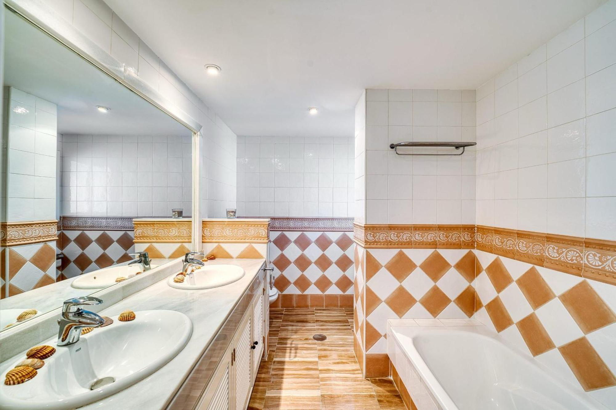 Appartement 3030 Elegant Beachside Penthouse With Sea Views Marbellac