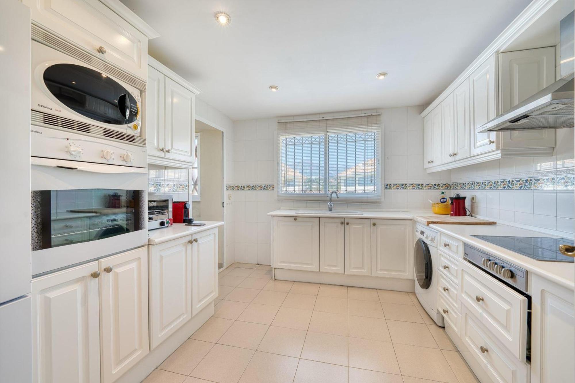 3030 Elegant Beachside Penthouse With Sea Views Appartement *